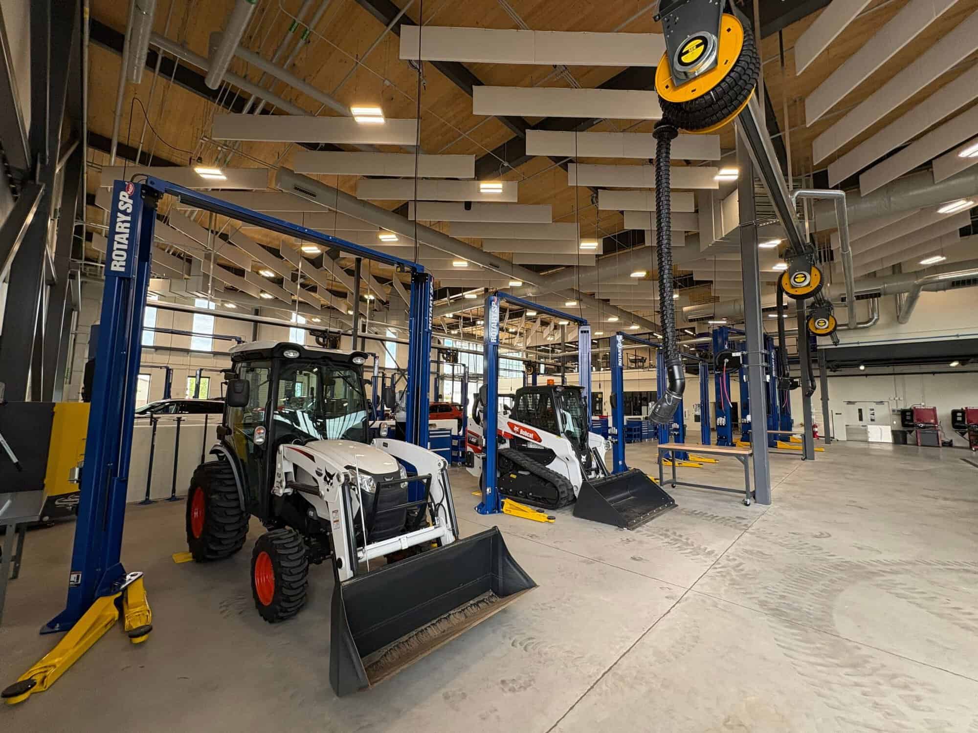KRESA (2) Automotive training bay at the KRESA Career Connect Campus with floor coatings and exposed coated steel by H&H Painting